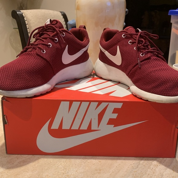 Nike Rosherun Team Red size 11. In great condition - Picture 6 of 7